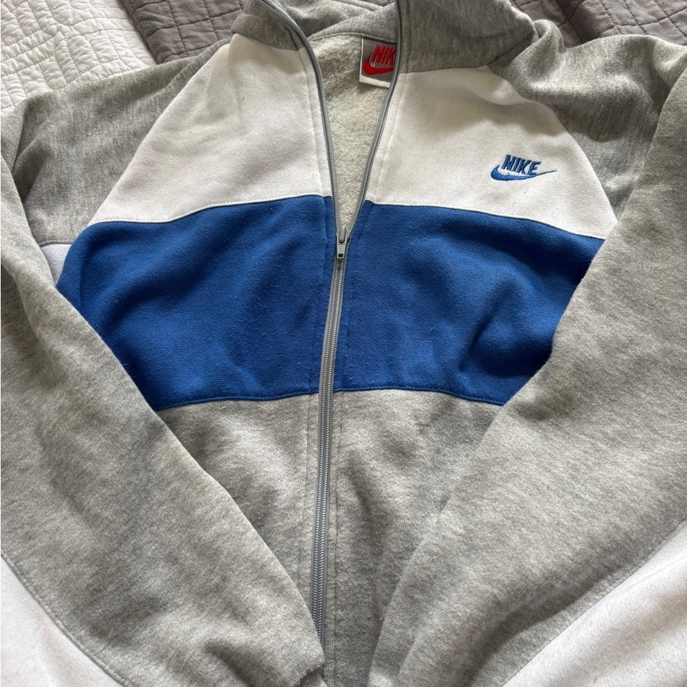 Vintage 80s Nike Gray Fleece Jacket very good condition.